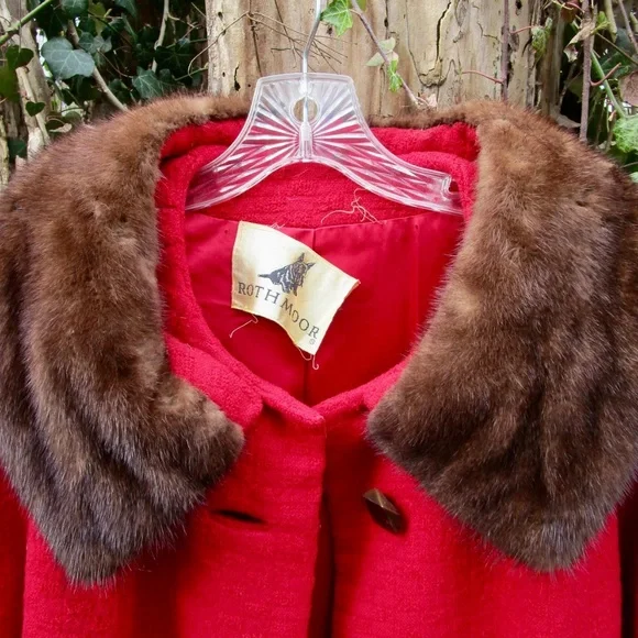 vintage 1960s Rothmoor red wool coat with mink collar, Mary Tyler Moore, b 40 - Picture 3 of 11